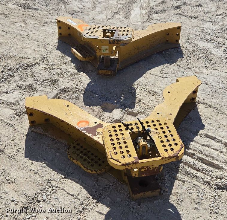 image for item EN2032 (2) dozer drawbars