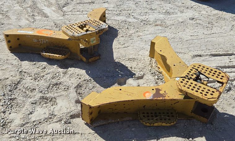 image for item EN2032 (2) dozer drawbars