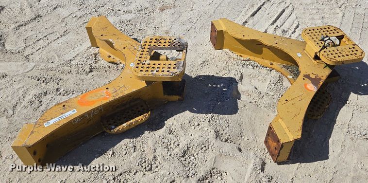 image for item EN2032 (2) dozer drawbars