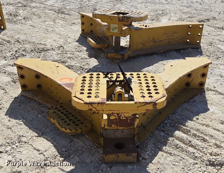 image for item EN2032 (2) dozer drawbars