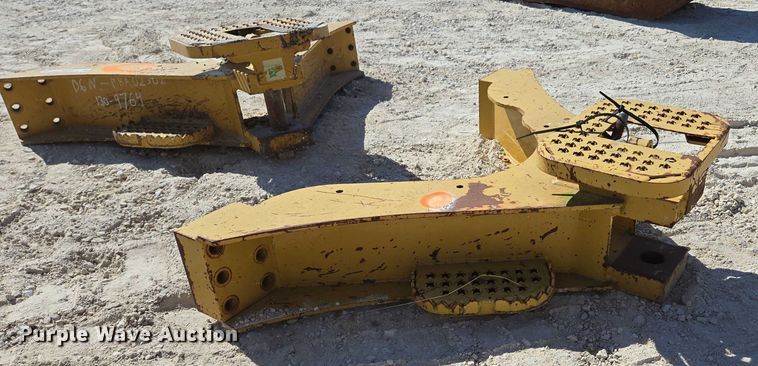 image for item EN2032 (2) dozer drawbars
