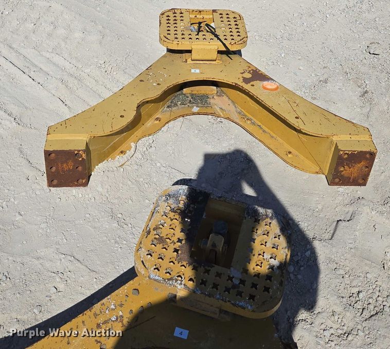 image for item EN2032 (2) dozer drawbars