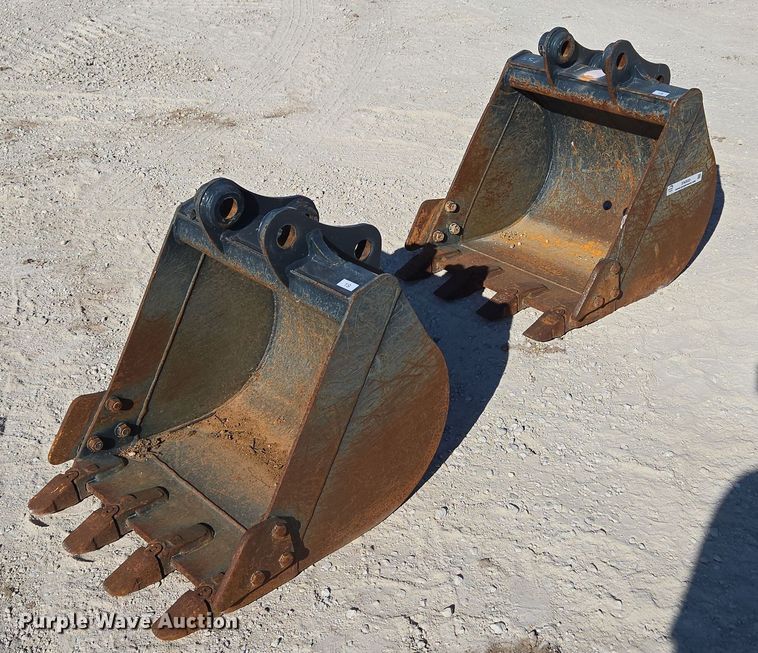 image for item EN2033 (2) excavator buckets