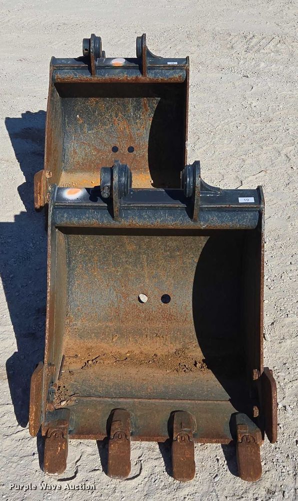 image for item EN2033 (2) excavator buckets