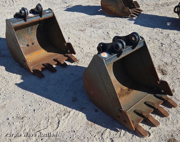 image for item EN2033 (2) excavator buckets