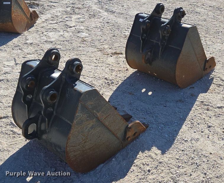 image for item EN2033 (2) excavator buckets