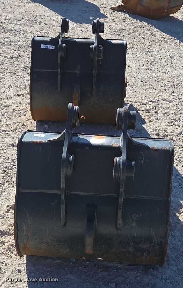 image for item EN2033 (2) excavator buckets