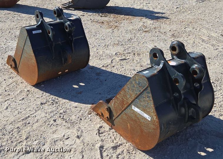 image for item EN2033 (2) excavator buckets