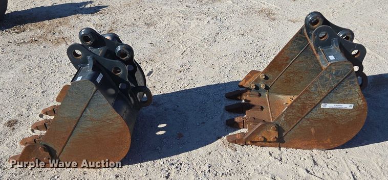 image for item EN2033 (2) excavator buckets