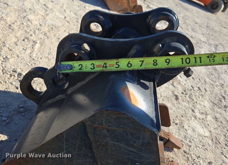 image for item EN2033 (2) excavator buckets