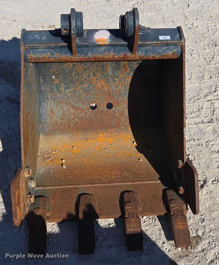 image for item EN2033 (2) excavator buckets