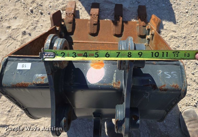 image for item EN2033 (2) excavator buckets