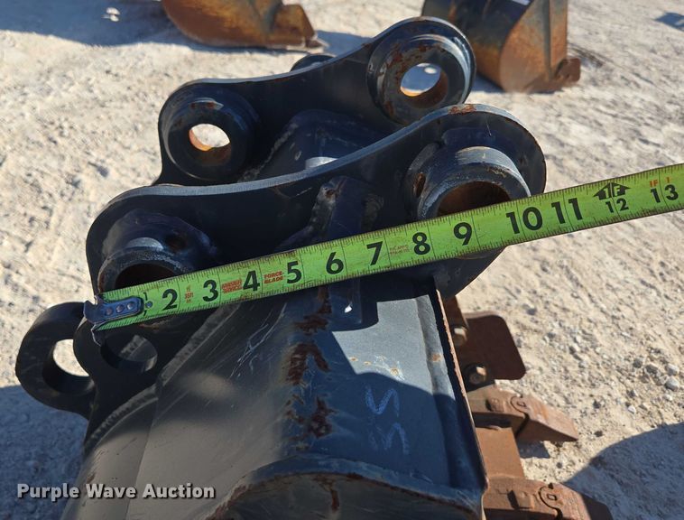 image for item EN2033 (2) excavator buckets