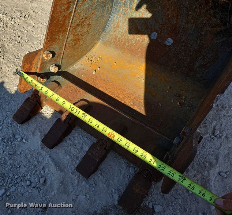 image for item EN2033 (2) excavator buckets