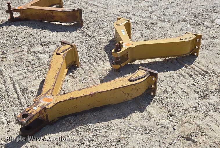 image for item EN2034 (2) dozer drawbars