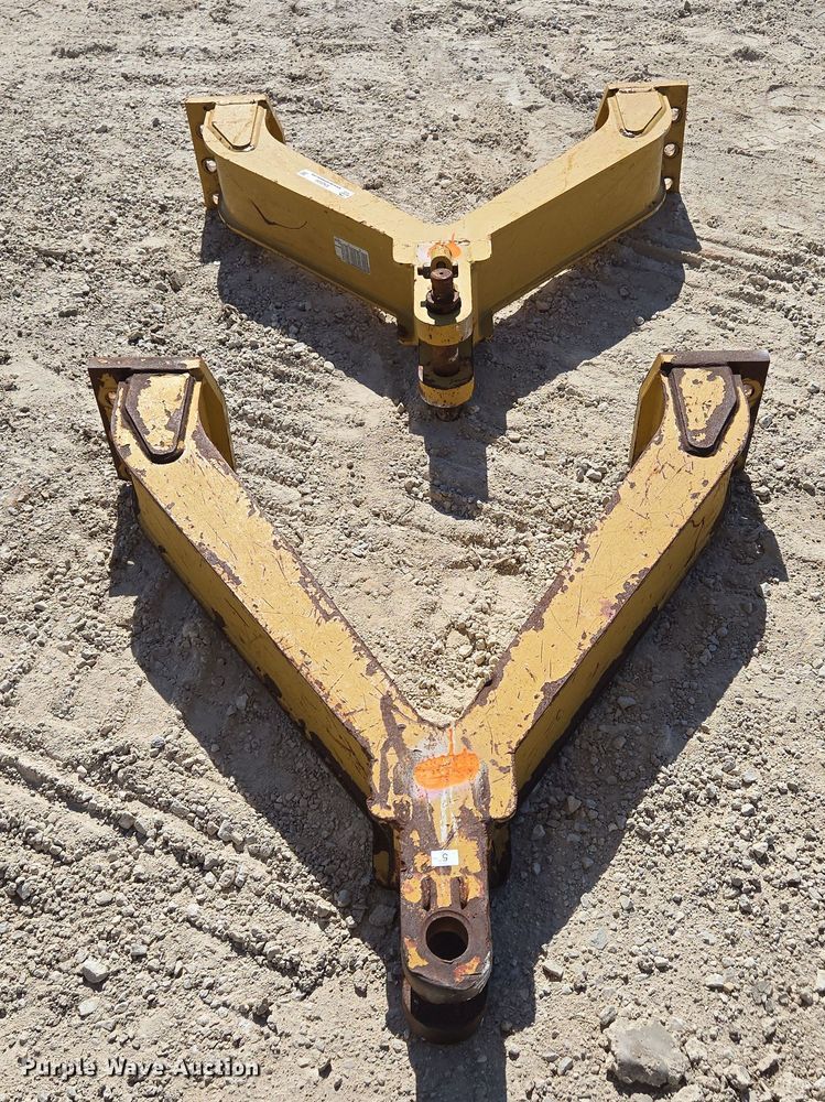 image for item EN2034 (2) dozer drawbars