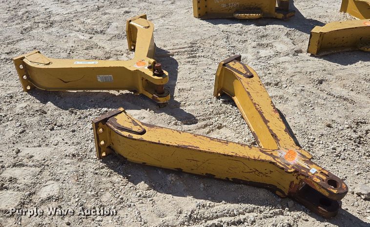 image for item EN2034 (2) dozer drawbars