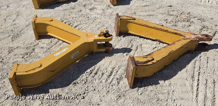 image for item EN2034 (2) dozer drawbars