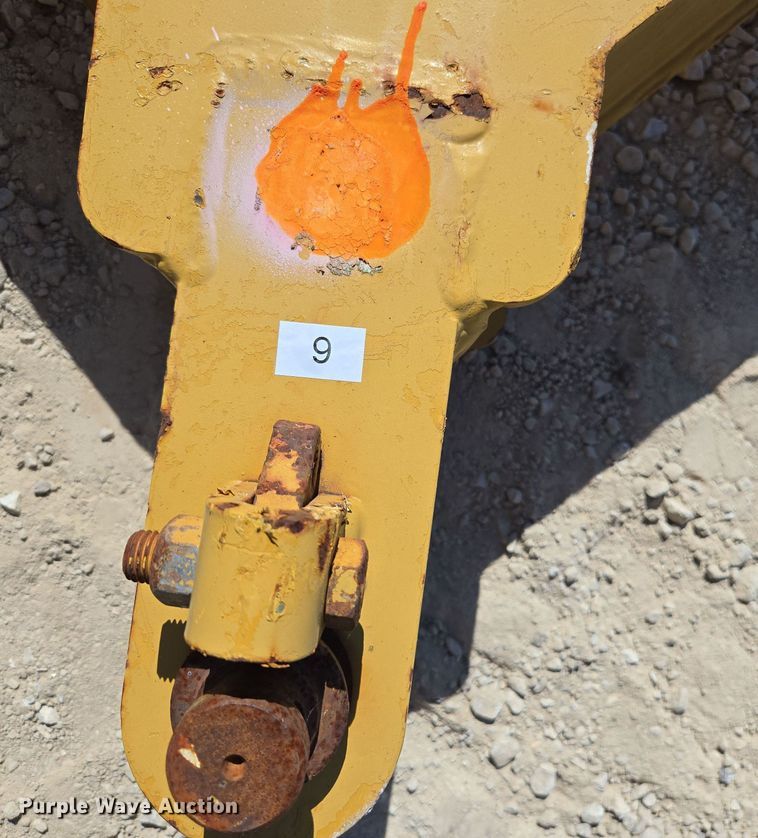 image for item EN2034 (2) dozer drawbars