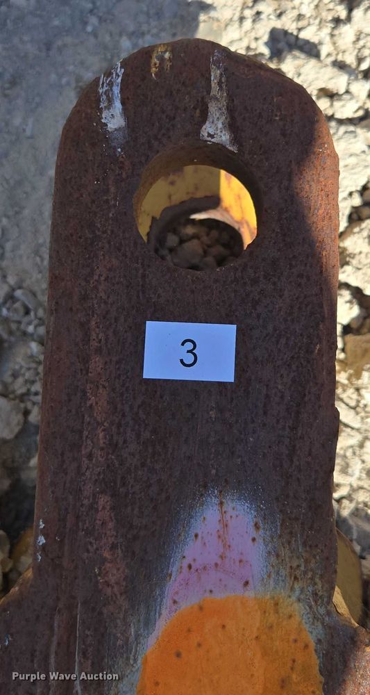 image for item EN2035 (2) dozer drawbars