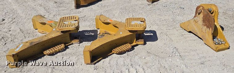 image for item EN2036 (3) dozer drawbars