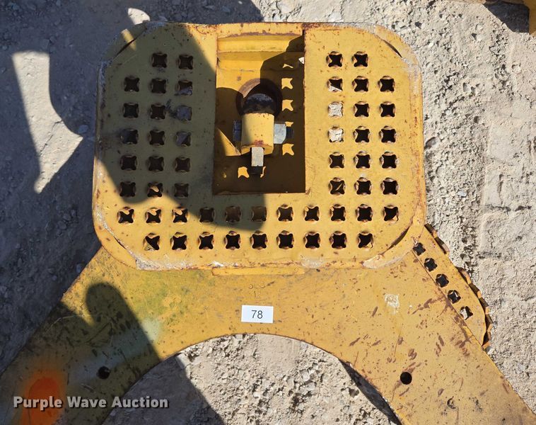 image for item EN2036 (3) dozer drawbars