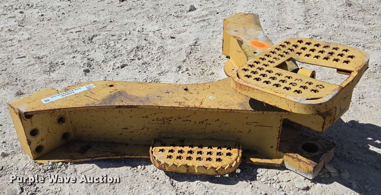 image for item EN2036 (3) dozer drawbars