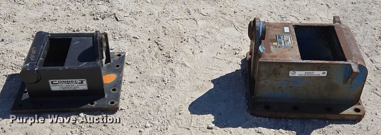 image for item EN2037 (2) excavator top mounts