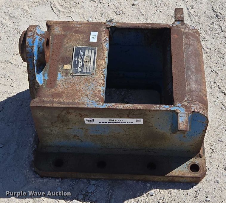 image for item EN2037 (2) excavator top mounts