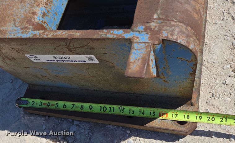 image for item EN2037 (2) excavator top mounts