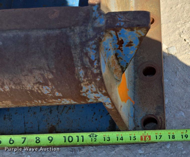 image for item EN2037 (2) excavator top mounts