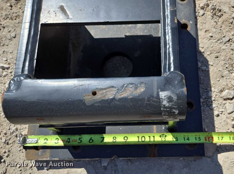 image for item EN2037 (2) excavator top mounts