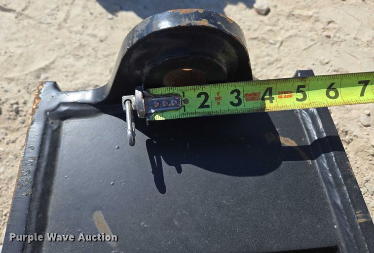 image for item EN2037 (2) excavator top mounts