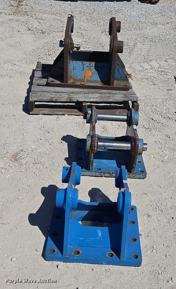 image for item EN2038 (3) excavator top mounts