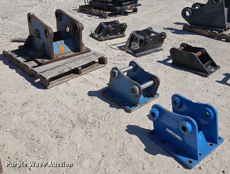 image for item EN2038 (3) excavator top mounts