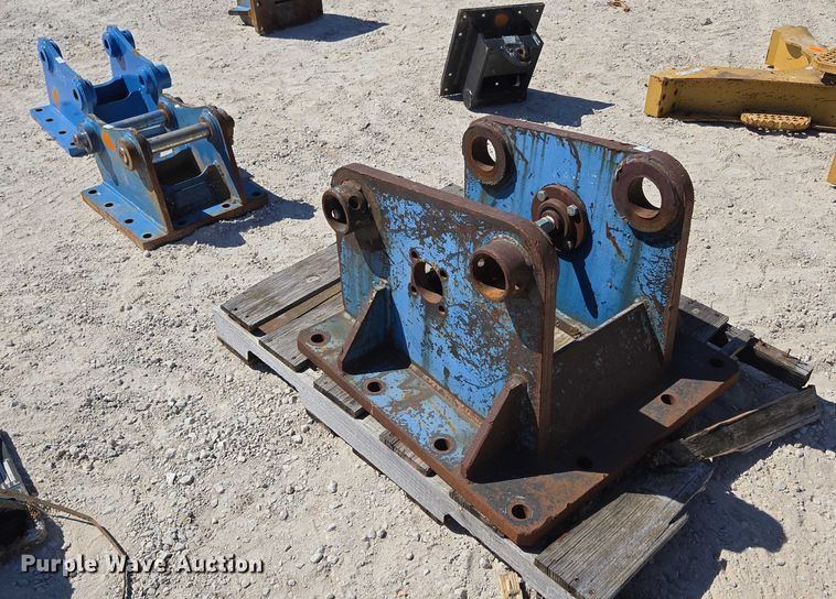 image for item EN2038 (3) excavator top mounts