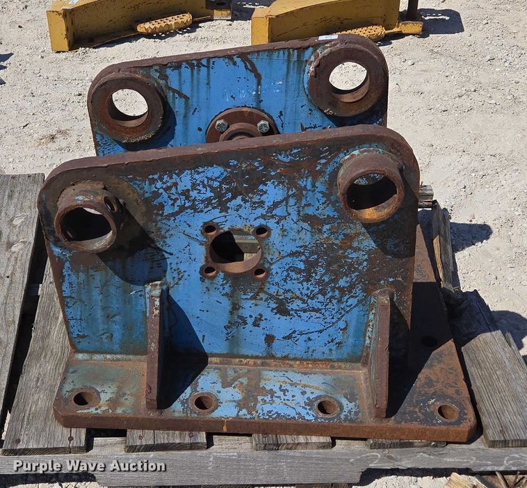 image for item EN2038 (3) excavator top mounts