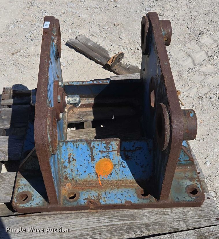 image for item EN2038 (3) excavator top mounts