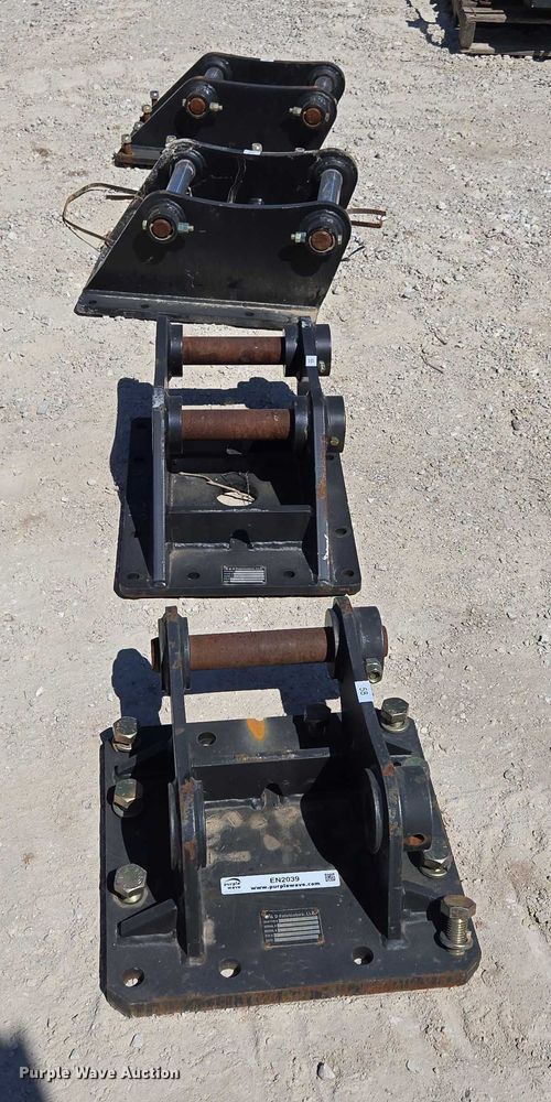 image for item EN2039 (4) B&D Fabricators excavator top mounts