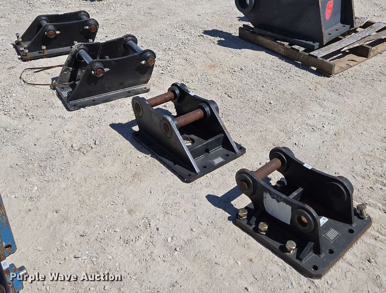 image for item EN2039 (4) B&D Fabricators excavator top mounts