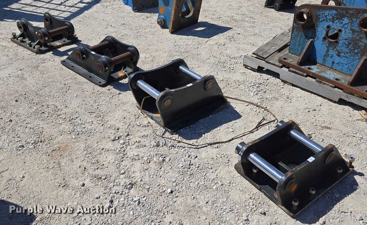 image for item EN2039 (4) B&D Fabricators excavator top mounts