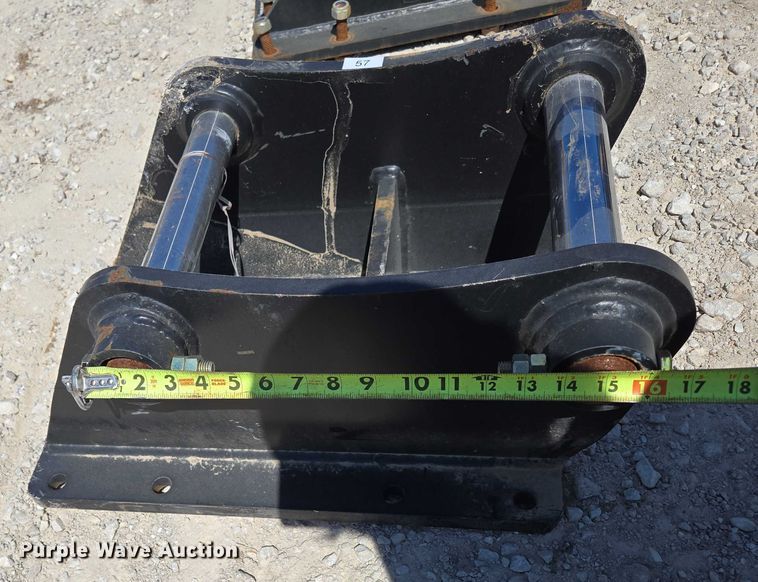 image for item EN2039 (4) B&D Fabricators excavator top mounts