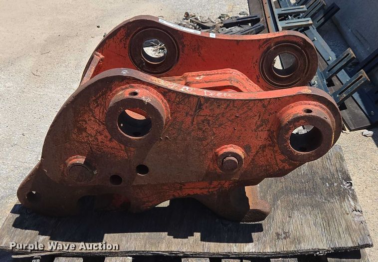 image for item EN2051 ESCO hydraulic quick coupler