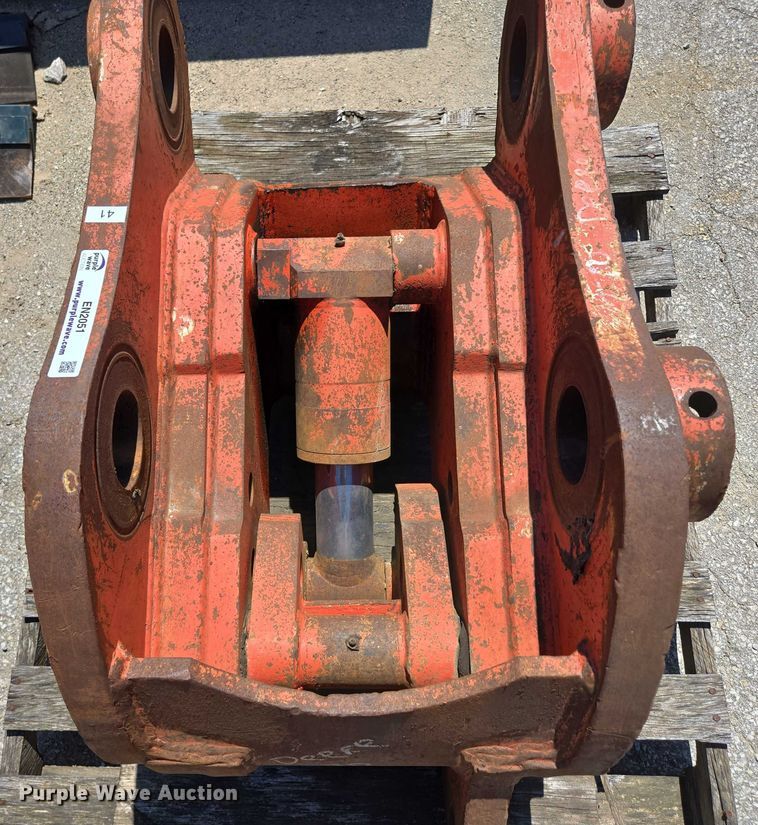 image for item EN2051 ESCO hydraulic quick coupler