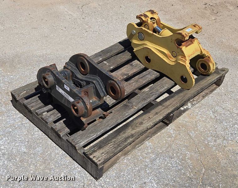 image for item EN2052 (2) excavator quick couplers