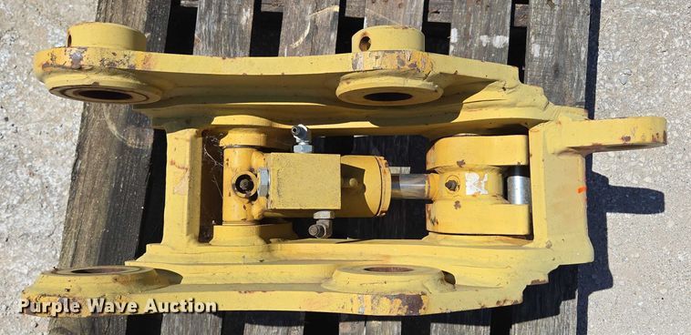 image for item EN2052 (2) excavator quick couplers