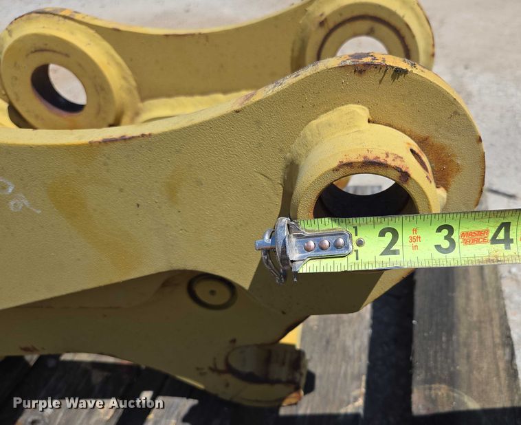 image for item EN2052 (2) excavator quick couplers