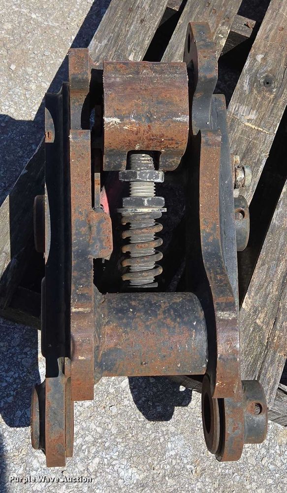 image for item EN2052 (2) excavator quick couplers