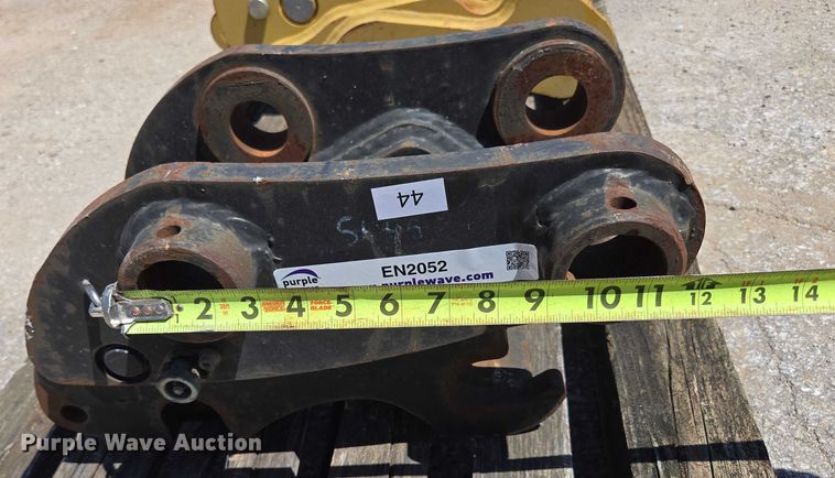 image for item EN2052 (2) excavator quick couplers