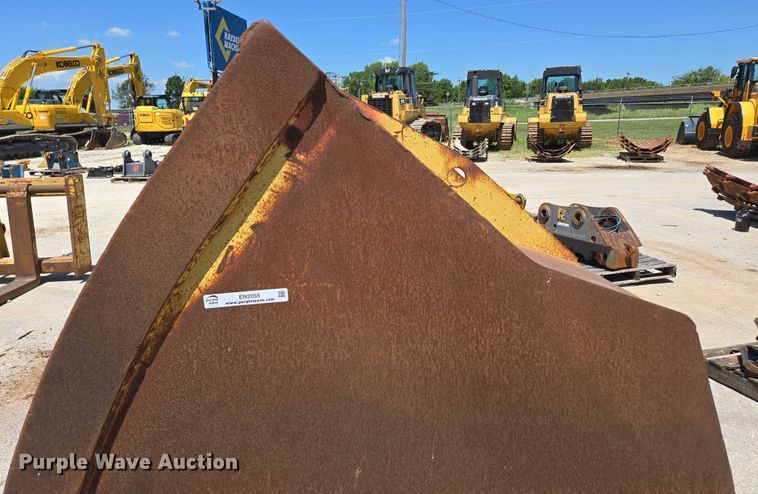 image for item EN2055 Caterpillar 256-0913 bucket